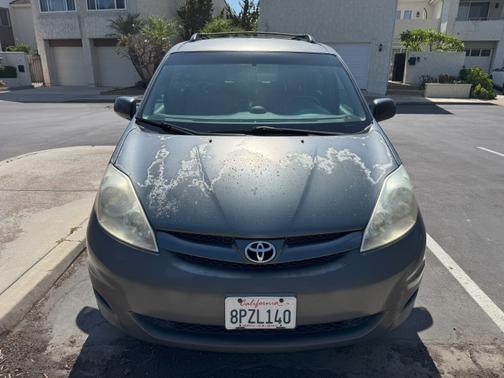 2010 Toyota Sienna LE