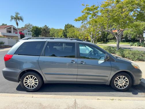 2010 Toyota Sienna LE