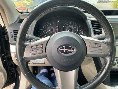 2010 Subaru Legacy 2.5 i Premium