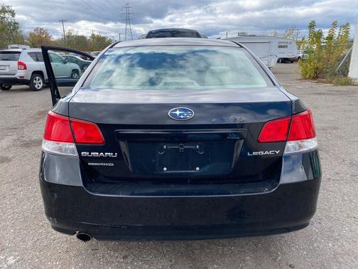 2010 Subaru Legacy 2.5 i Premium