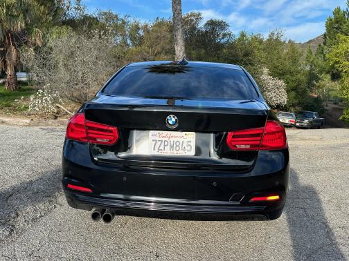 2017 BMW 330 i