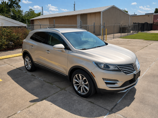 Gold 2017 Lincoln MKC Select
