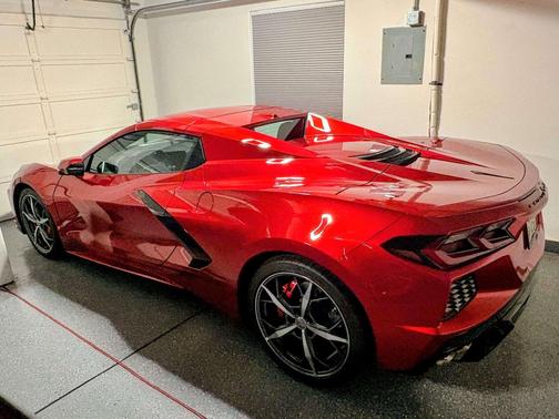 Red 2022 Chevrolet Corvette Stingray w/2LT