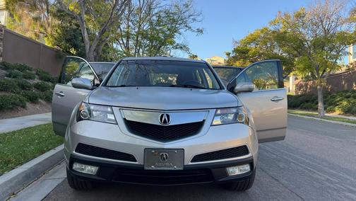 Silver 2011 Acura MDX 3.7L Technology