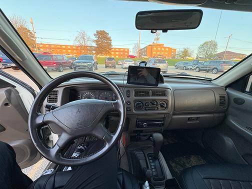 1998 Mitsubishi Montero Sport LS