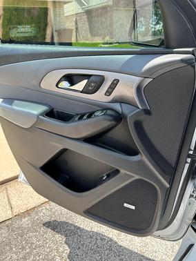 White 2018 Chevrolet Traverse Premier
