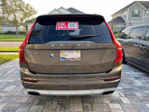 2016 Volvo XC90 T6 Momentum