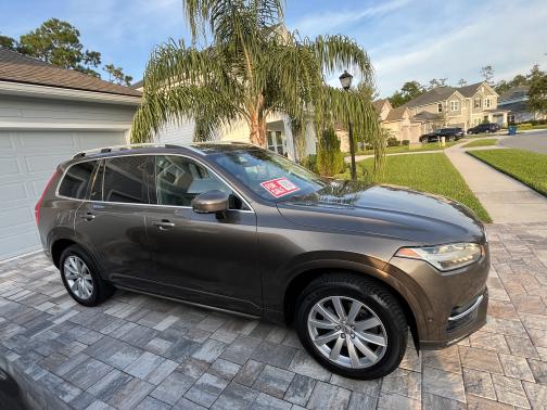 2016 Volvo XC90 T6 Momentum