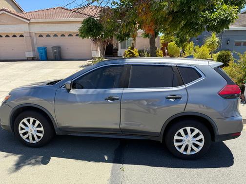 Gray 2020 Nissan Rogue S