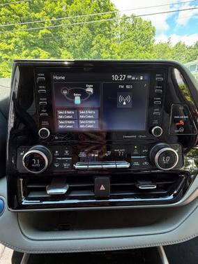 Red 2021 Toyota Highlander Hybrid XLE
