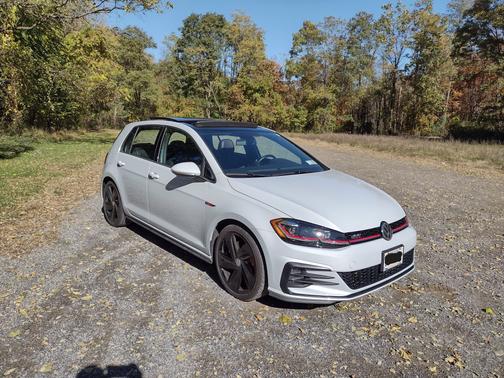 2019 Volkswagen Golf GTI 2.0T SE 4-Door