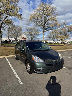 2005 Toyota Sienna LE