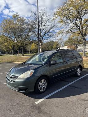 2005 Toyota Sienna LE