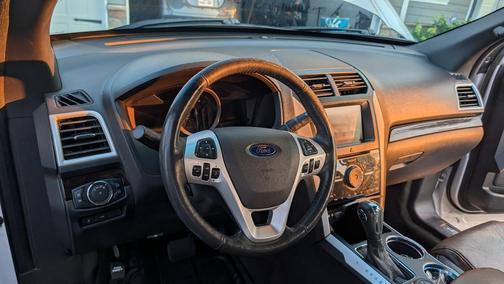 White 2013 Ford Explorer Limited