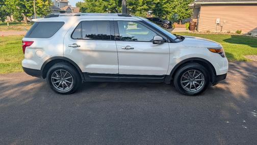 White 2013 Ford Explorer Limited