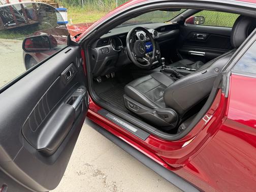 2017 Ford Mustang EcoBoost Premium