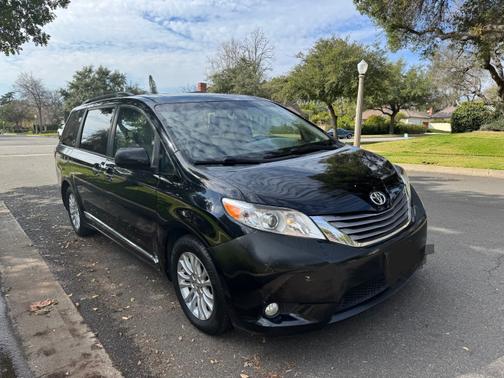 2015 Toyota Sienna XLE