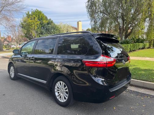 2015 Toyota Sienna XLE