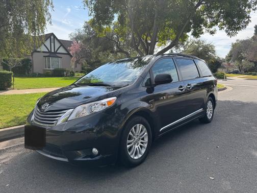 2015 Toyota Sienna XLE