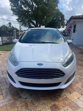 White 2016 Ford Fiesta SE