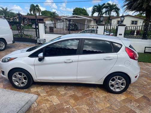 White 2016 Ford Fiesta SE
