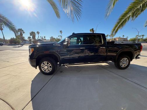 Blue 2022 GMC Sierra 2500 Denali