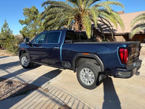 Blue 2022 GMC Sierra 2500 Denali