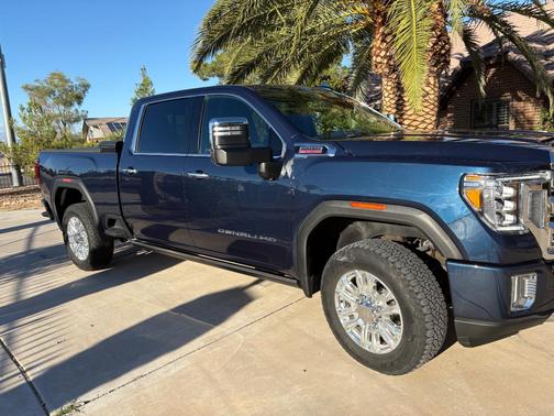 Blue 2022 GMC Sierra 2500 Denali