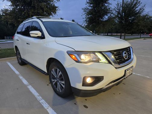 2019 Nissan Pathfinder SV
