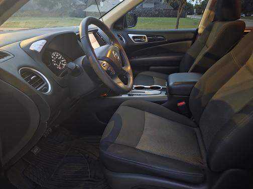 2019 Nissan Pathfinder SV