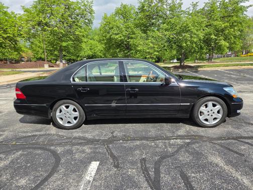 Black 2004 Lexus LS 430 Base