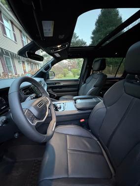 2025 Jeep Wagoneer Series II Carbide