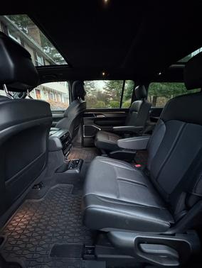 2025 Jeep Wagoneer Series II Carbide