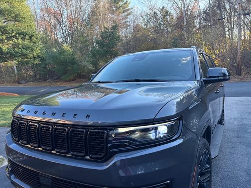 2025 Jeep Wagoneer Series II Carbide