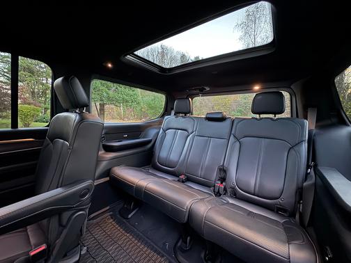 2025 Jeep Wagoneer Series II Carbide