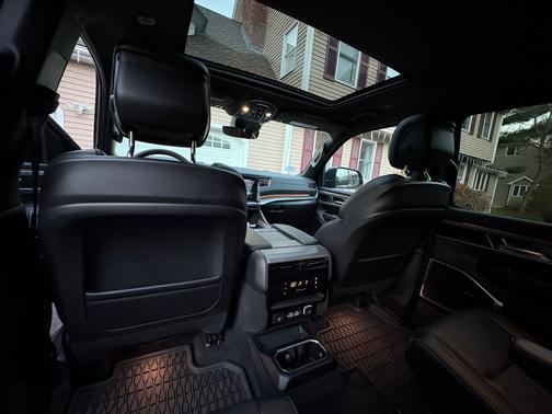 2025 Jeep Wagoneer Series II Carbide