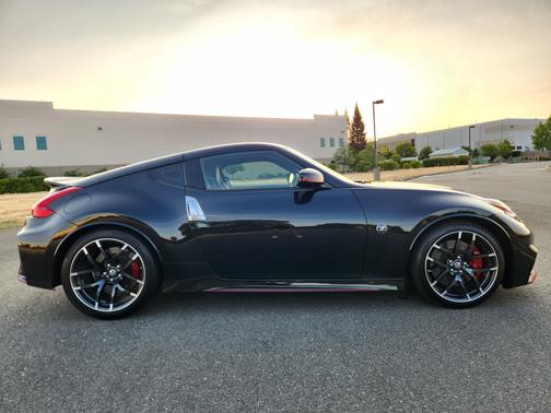 2017 Nissan 370Z NISMO