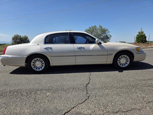 1998 Lincoln Town Car Cartier