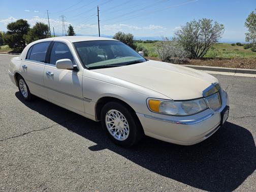 1998 Lincoln Town Car Cartier