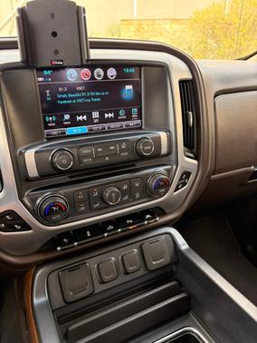 White 2018 GMC Sierra 1500 SLT