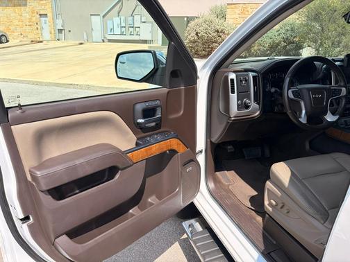White 2018 GMC Sierra 1500 SLT