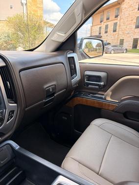 White 2018 GMC Sierra 1500 SLT