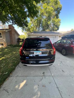 Black 2016 Volvo XC90 T6 Momentum