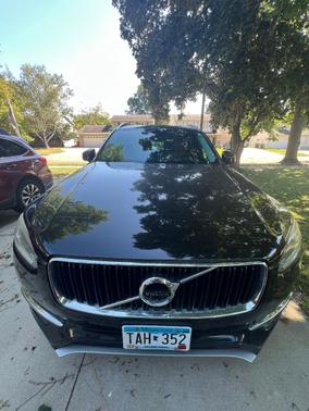 Black 2016 Volvo XC90 T6 Momentum