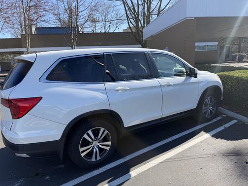 White 2016 Honda Pilot EX-L