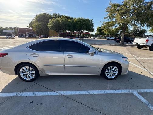 Gold 2014 Lexus ES 300h Base