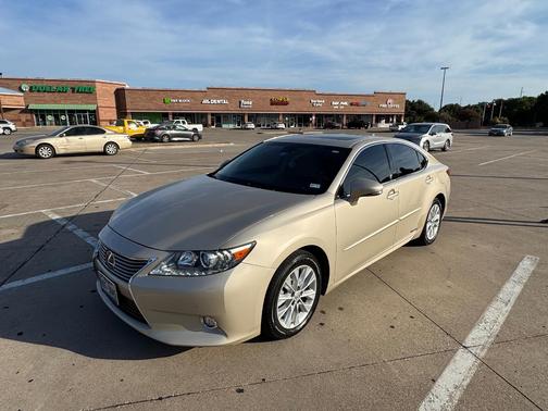 Gold 2014 Lexus ES 300h Base