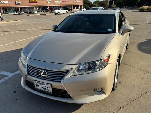 Gold 2014 Lexus ES 300h Base