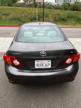 Gray 2009 Toyota Corolla LE
