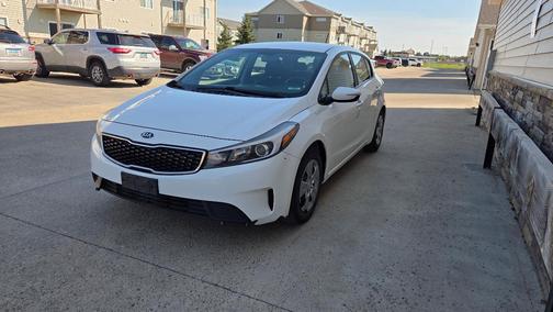 White 2017 Kia Forte5 LX